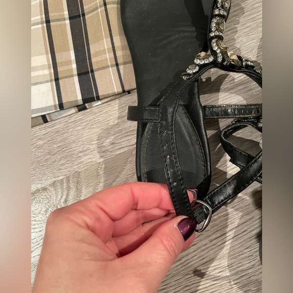 Le Chateau plaid skirt and black gem stone sandals, with 3 tops to match - Picture 4 of 16